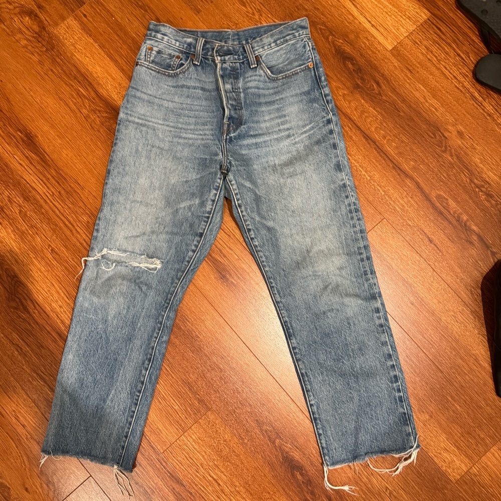 Vintage women's levis blue straight leg